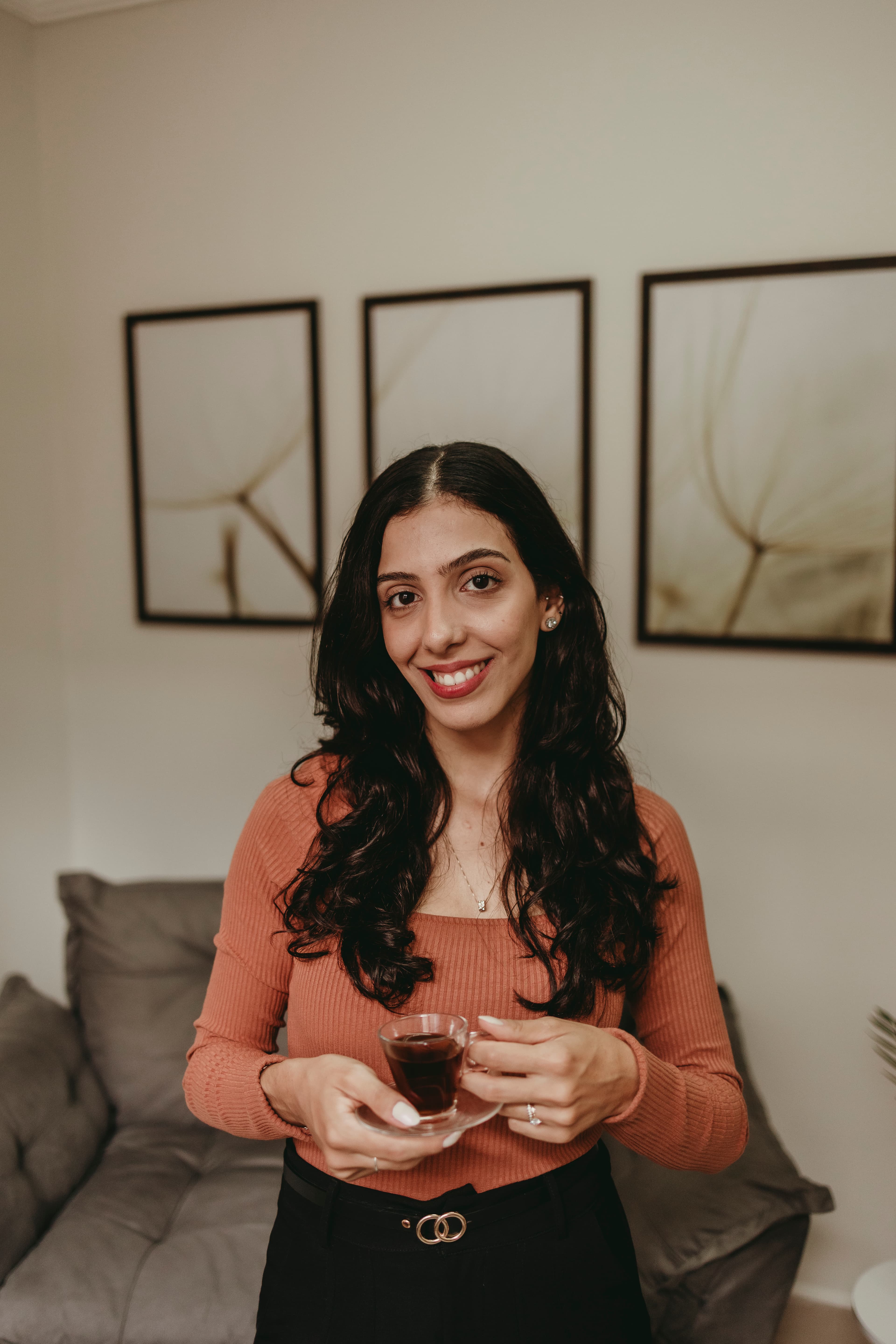 Psicóloga Eduarda Meirelles em seu consultório